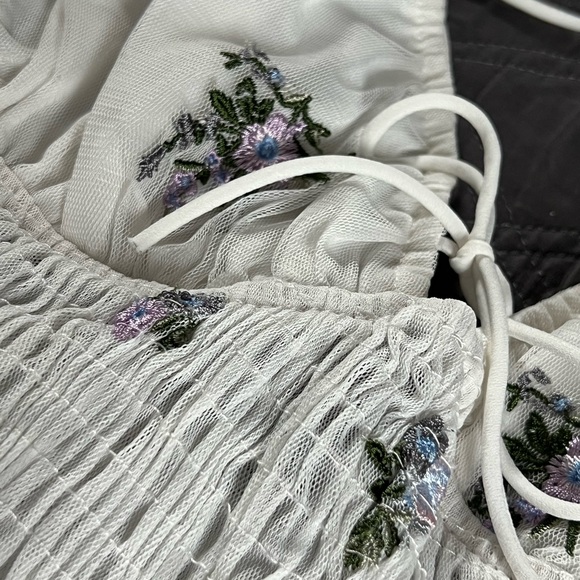 Adorable embroidered F21 spaghetti tie strap bralette top. Size S. - Picture 4 of 9